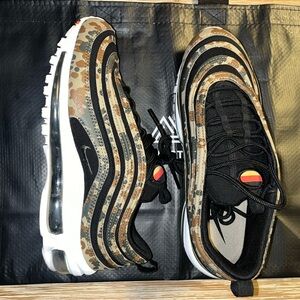 *Limited Edition* Air Max 97 Premium Germany w/Shoe Bag in Great Condition! 🇩🇪💲🔥